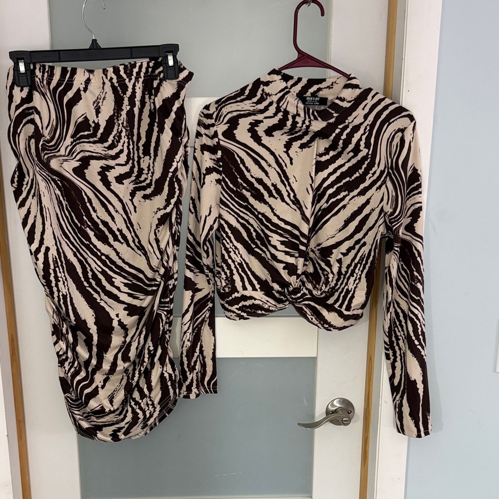 Twist-Front Zebra-Print Midi Skirt - Beige & Black